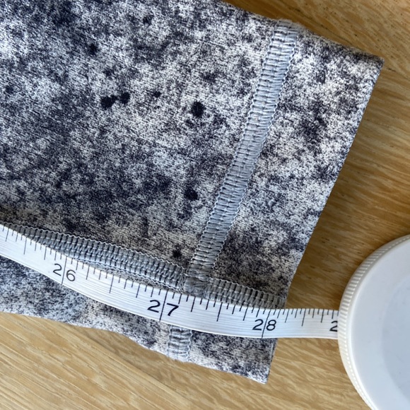 LuluLemon Wunder Under Leggings in Antiqued Alpine White - Picture 10 of 10